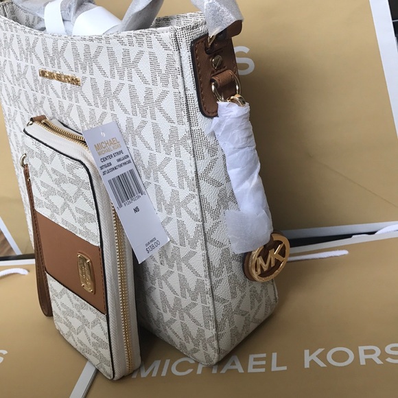 💦🌻Mk messenger set🌻crossbody/large/ vanilla - Picture 3 of 8